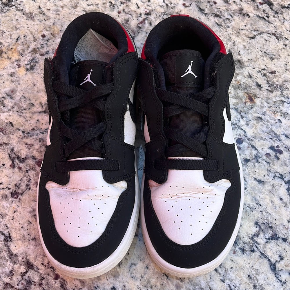 Boys sneakers (Velcro/No Tie)
